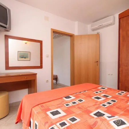 6725a * Podgora (Split-Dalmatia)